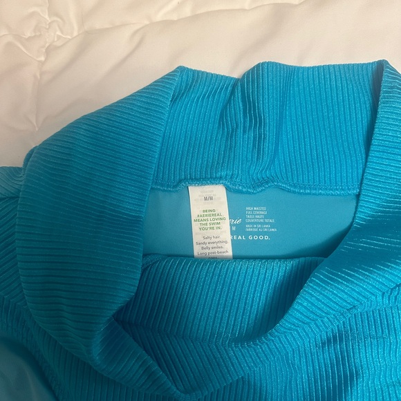 Cute bathing bottoms. - Picture 2 of 3